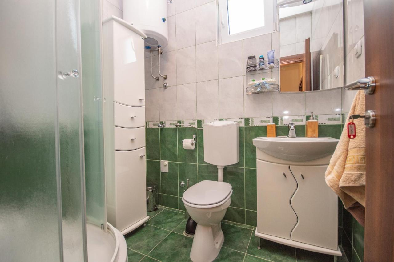 Apartmani Mrsic Risan Exterior foto